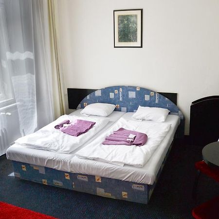 Hotel Posta Benesov  Exteriör bild