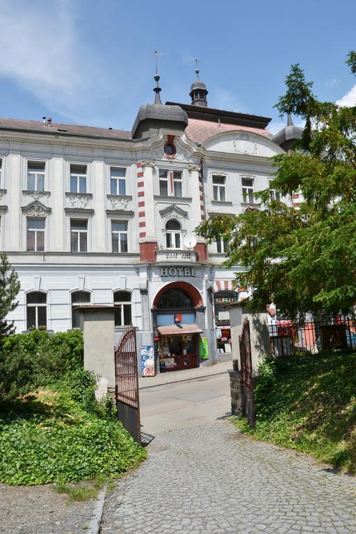 Hotel Posta Benesov  Exteriör bild